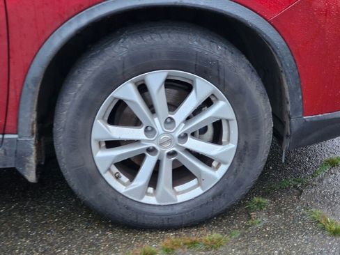 Used 2015 Nissan Rogue SV image 10