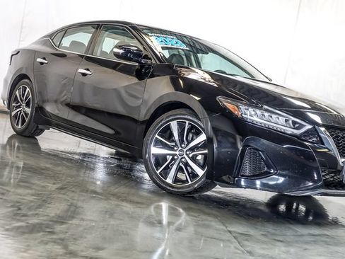 Used 2023 Nissan Maxima SV w/ Floor Mat Group FWD image 5