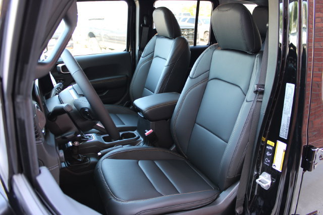 New 2026 Jeep Wrangler Unlimited Sahara AWD/4WD image 16