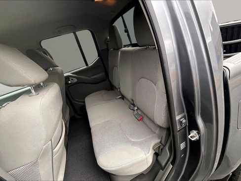 Used 2020 Nissan Frontier SV image 27