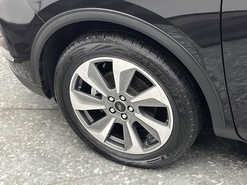 Certified 2024 Ford Escape Platinum image 33