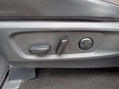Used 2024 Nissan Pathfinder SL FWD image 16