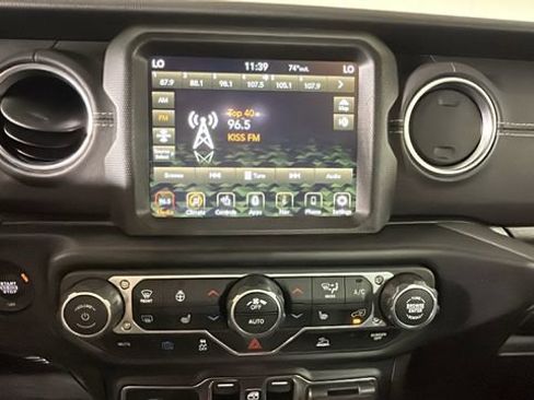 Used 2023 Jeep Wrangler Unlimited Sahara w/ Cold Weather Group AWD/4WD image 24