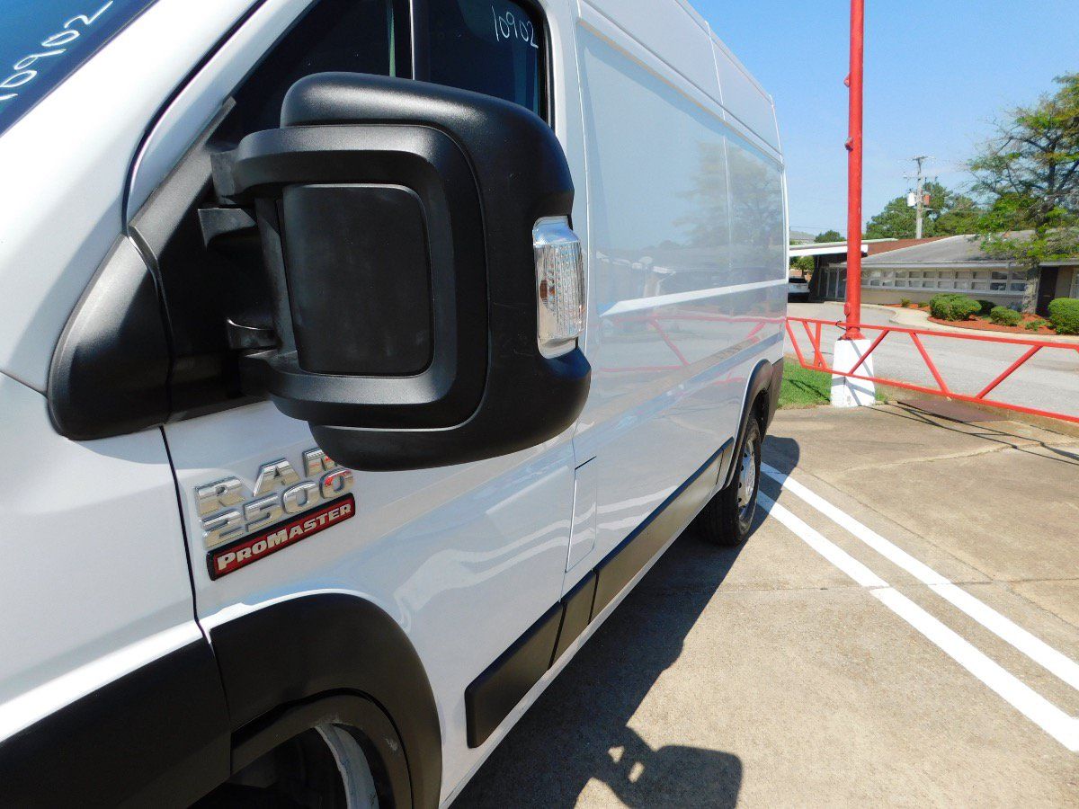 Used 2022 RAM ProMaster 2500 w/ Premium Convenience Group FWD image 9