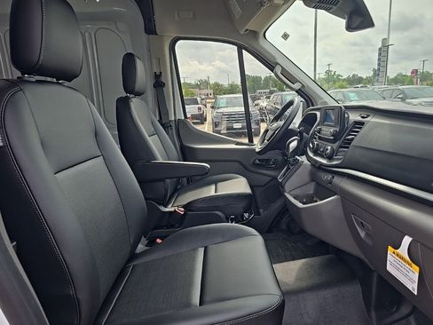 New 2025 Ford Transit 250 148 Medium Roof RWD image 19