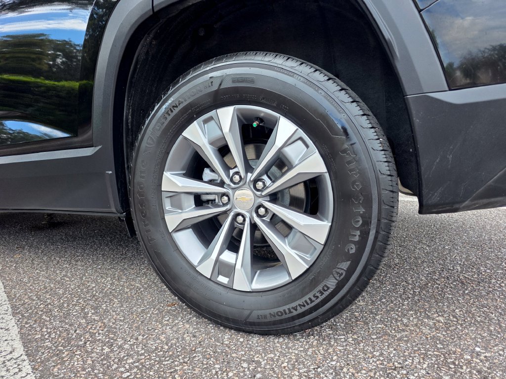 Used 2026 Chevrolet Equinox LT FWD image 32