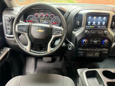 Used 2021 Chevrolet Silverado 2500 LT w/ Convenience Package image 17