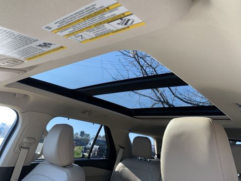 Used 2023 Ford Explorer Limited w/ Equipment Group 301A image 28