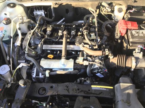 Used 2023 Nissan Kicks SR image 7