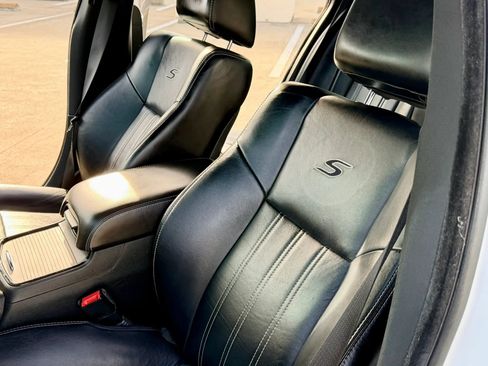 Used 2013 Chrysler 300 S RWD image 58