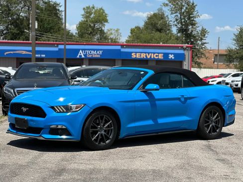 Used 2017 Ford Mustang Premium RWD image 3