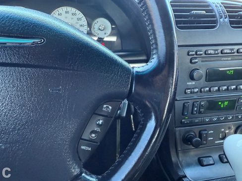 Used 2003 Ford Thunderbird Deluxe image 21