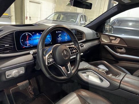Used 2022 Mercedes-Benz GLS 450 4MATIC image 2