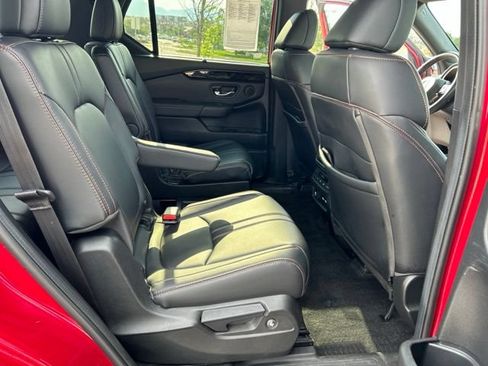 Used 2023 Honda Pilot TrailSport image 33