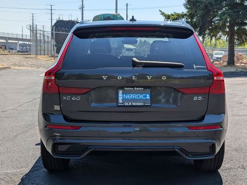 Used 2025 Volvo XC60 B5 Plus AWD/4WD image 6
