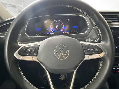 Used 2023 Volkswagen Tiguan SE FWD image 18