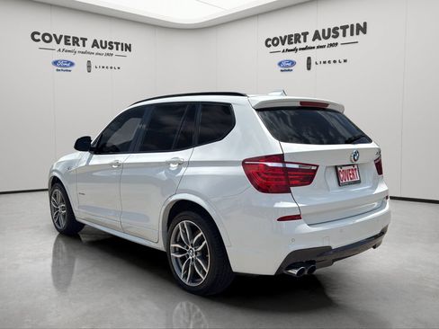 Used 2017 BMW X3 sDrive28i RWD image 3