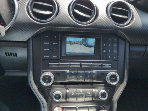 Used 2018 Ford Mustang Coupe RWD image 12