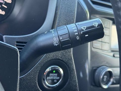 Used 2018 Ford Explorer XLT AWD/4WD image 22
