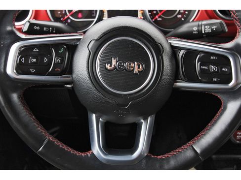 Used 2018 Jeep Wrangler Unlimited Rubicon AWD/4WD image 17