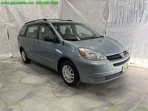 Used 2005 Toyota Sienna CE image 2