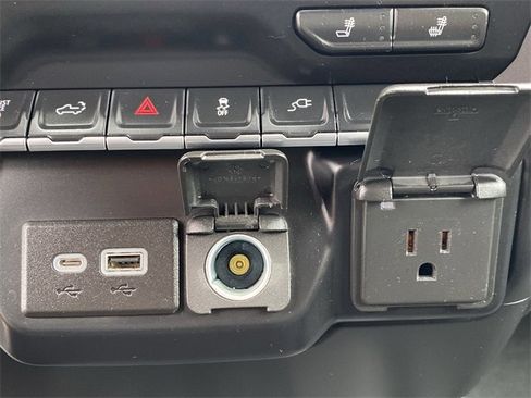 Used 2022 Chevrolet Silverado 2500 LT w/ Fleet Comfort Package image 16