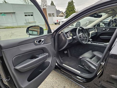 Used 2021 Volvo XC60 T5 Inscription w/ Advanced Package image 22