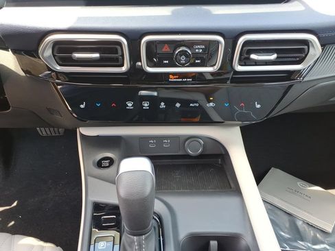 New 2026 Nissan Sentra SL w/ Floor Mat Package FWD image 26