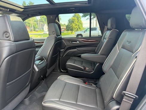 Certified 2024 Cadillac Escalade Premium Luxury w/ Performance Package AWD/4WD image 26