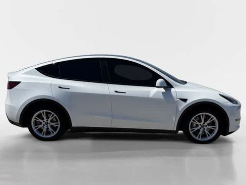 Used 2023 Tesla Model Y Performance AWD/4WD image 6