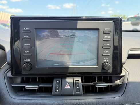 Used 2019 Toyota RAV4 XLE Premium FWD image 22