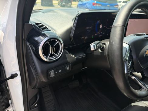 Used 2024 Chevrolet Blazer EV LT AWD/4WD image 19