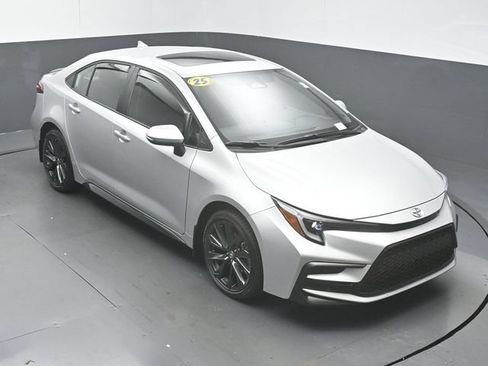 Used 2025 Toyota Corolla XSE FWD image 40