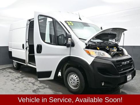 Used 2025 RAM ProMaster 2500 w/ Convenience Group image 39
