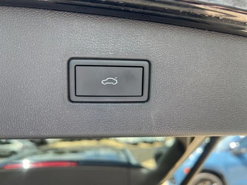 Used 2022 Volkswagen Tiguan SEL R-Line AWD/4WD image 22