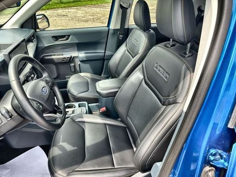 Used 2025 Ford Maverick Lobo AWD/4WD image 16