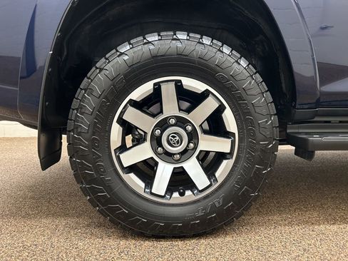 Used 2023 Toyota 4Runner TRD Off-Road Premium w/ Off Road Premium Plus Package AWD/4WD image 29