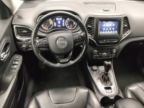 Used 2020 Jeep Cherokee Latitude Plus AWD/4WD image 22