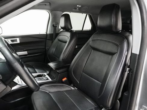 Used 2024 Ford Explorer Limited AWD/4WD image 8