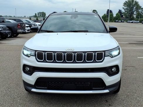 Used 2023 Jeep Compass Limited AWD/4WD image 2