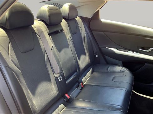Used 2021 Hyundai Elantra Limited FWD image 20