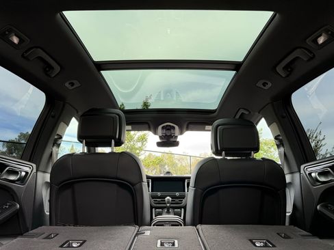 Certified 2024 Porsche Macan S image 36