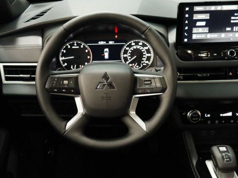 New 2026 Mitsubishi Outlander LE FWD image 21