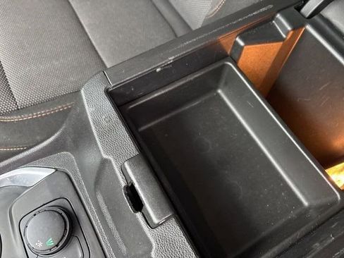 Used 2020 Chevrolet Traverse LT image 29