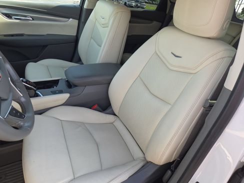 Used 2019 Cadillac XT5 Luxury FWD image 21