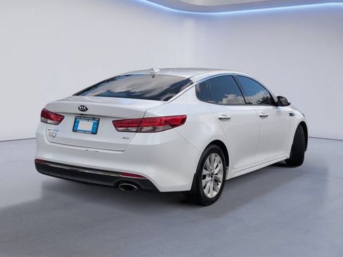 Used 2017 Kia Optima EX FWD image 4