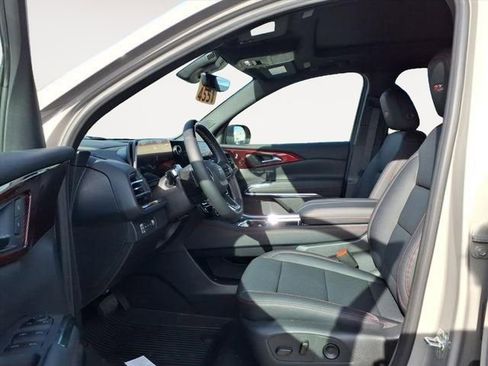 New 2026 Chevrolet Traverse Z71 w/ Enhanced Driving Package AWD/4WD image 12