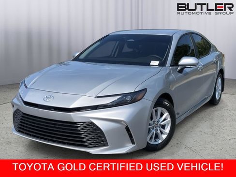 Certified 2025 Toyota Camry LE FWD image 1