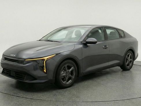 Used 2025 Kia K4 FWD image 3