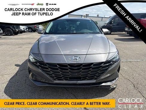 Used 2023 Hyundai Elantra Limited FWD image 3
